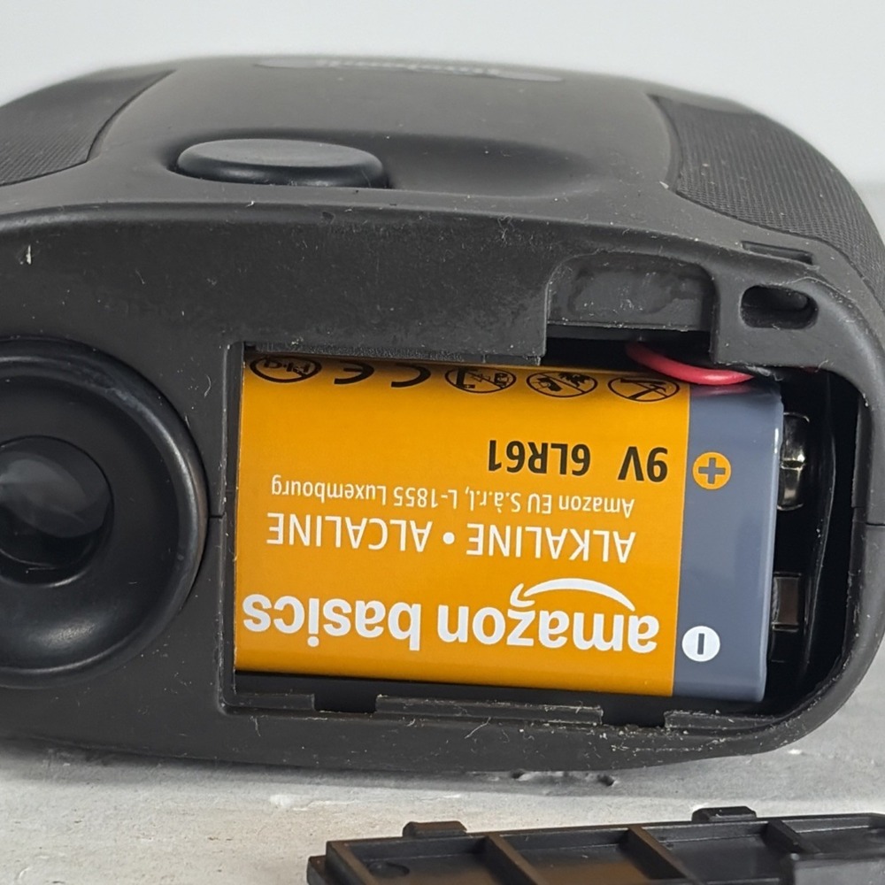 Bushnell Yardage Pro Sport 450 Laser RangeFinder With Case - Read - Picture 10 of 15